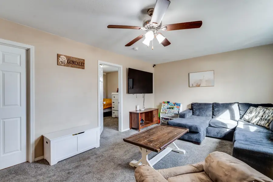 725 N 8th St, Arkansas City, KS 67005 - #3