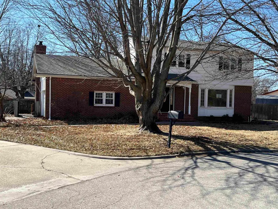 1825 Circle Dr, El Dorado, KS 67042 - #2