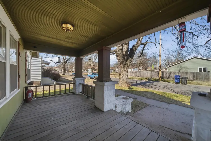 217 E High St, Augusta, KS 67010 - #3