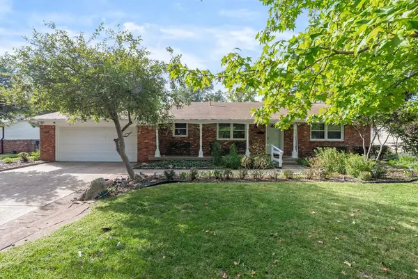 9015 W 11th St N, Wichita, KS 67212