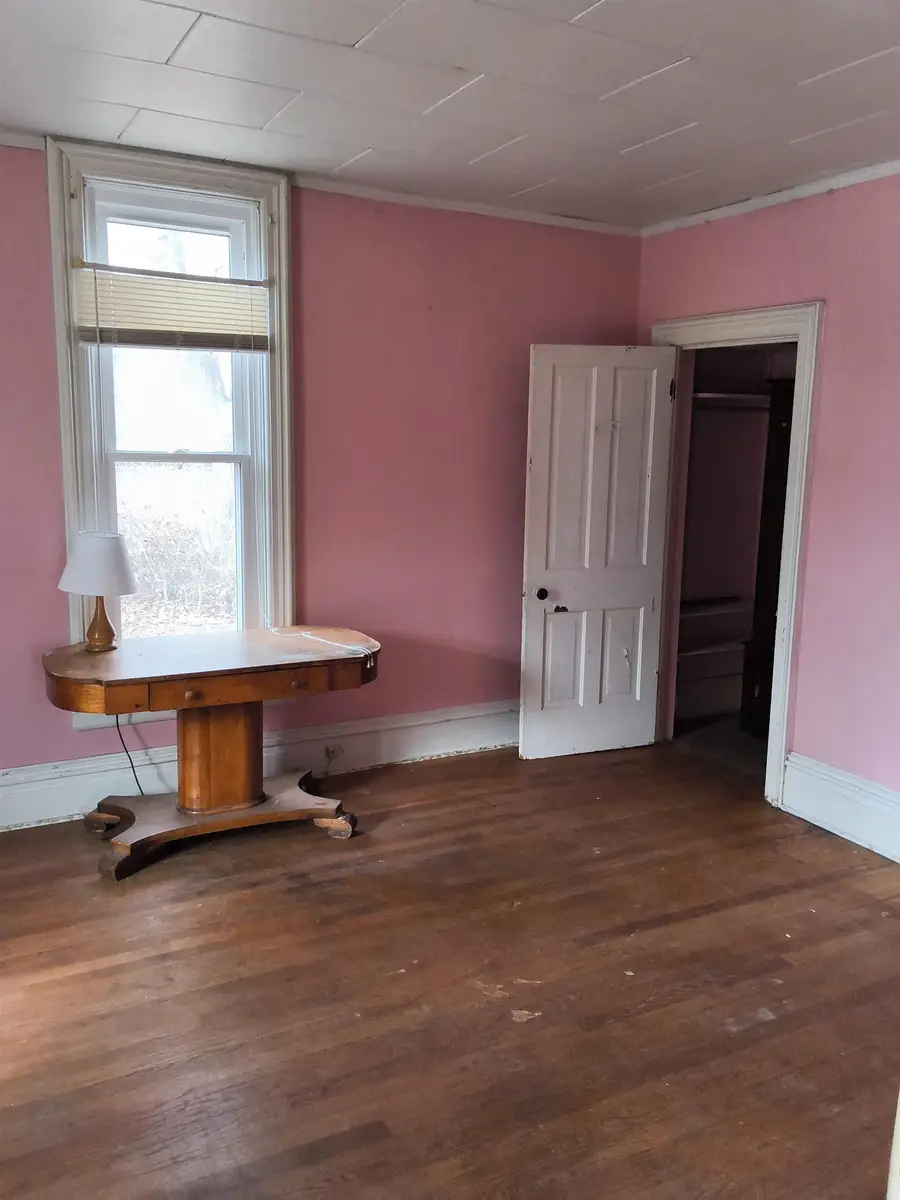 317 W 8th St, Concordia, KS 66901 - #3