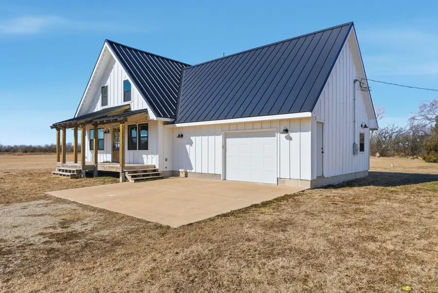 1045 N Oliver Rd, Belle Plaine, KS 67013 - #3