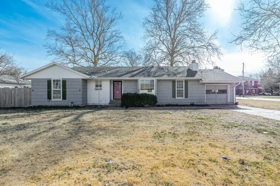 902 E 9th, Wellington, KS 67152 - #2