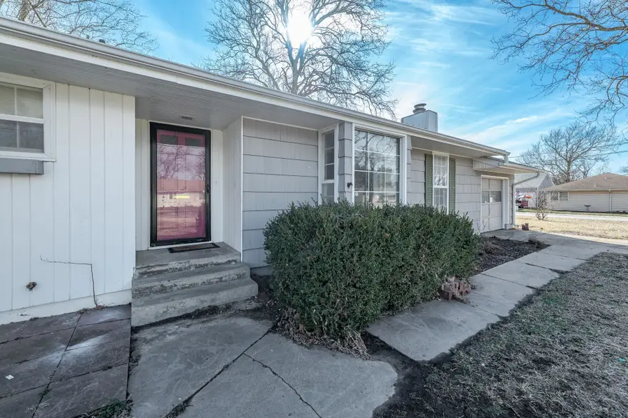 902 E 9th, Wellington, KS 67152 - #3