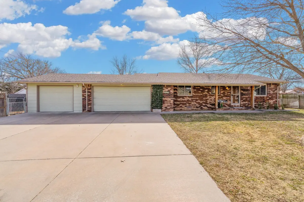 2027 W 27th St N, Wichita, KS 67204 - #1
