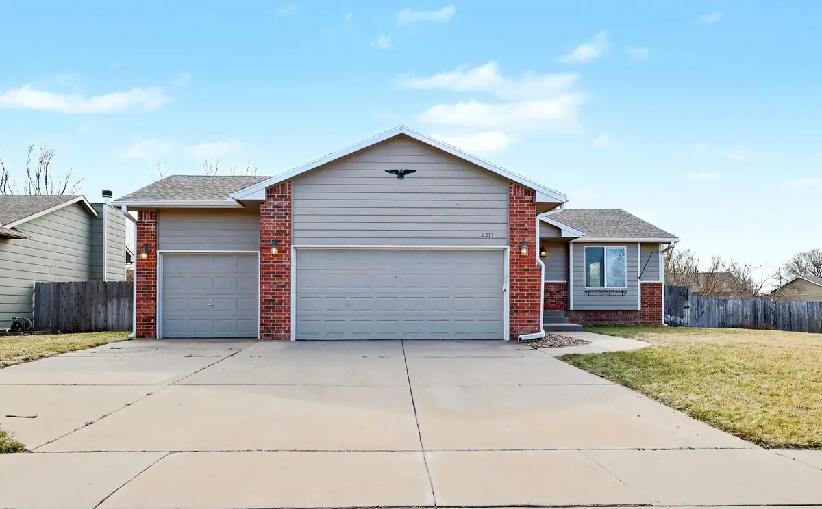 2213 E Spring Hill Dr, Goddard, KS 67052 - #1