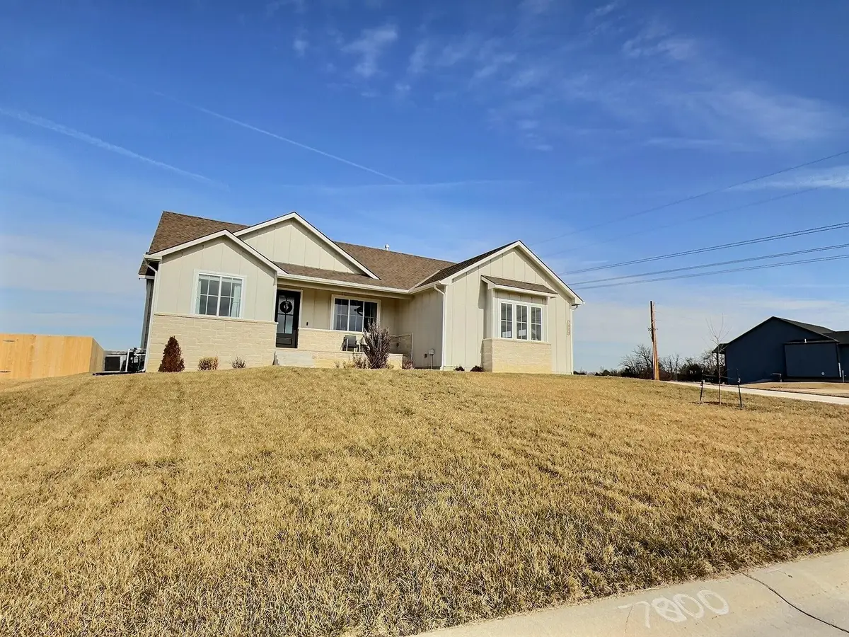 7000 E Pheasant Ridge St, Wichita, KS 67226 - #1