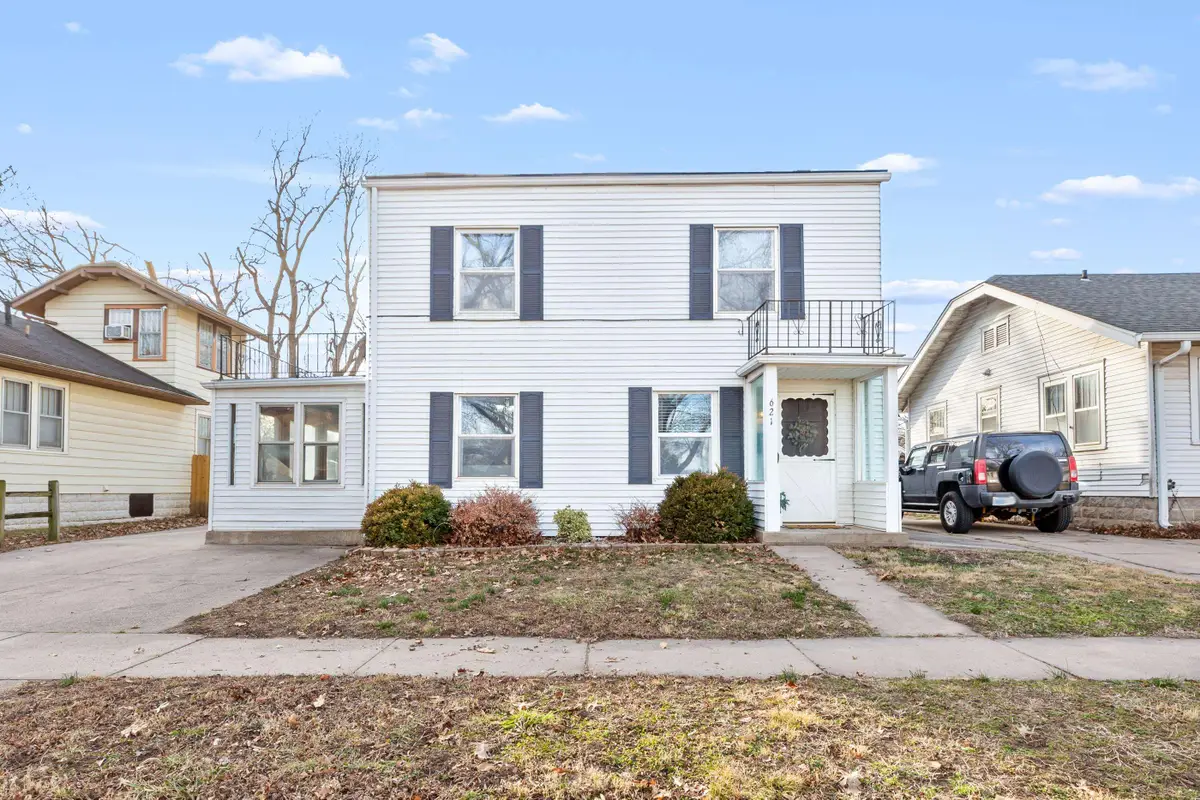 621 S Chautauqua Ave, Wichita, KS 67211 - #1