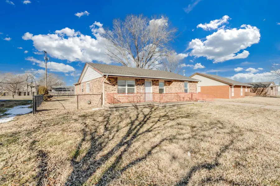 539 N Summitlawn St, Wichita, KS 67212 - #2