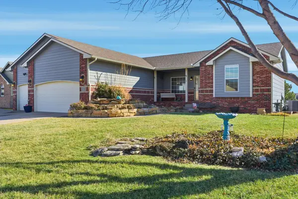 1332 N Lake Edge Cir, Goddard, KS 67052