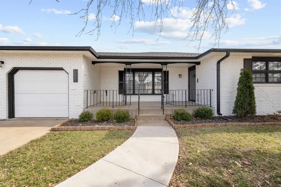 681 Starlight Dr, Salina, KS 67401 - #3