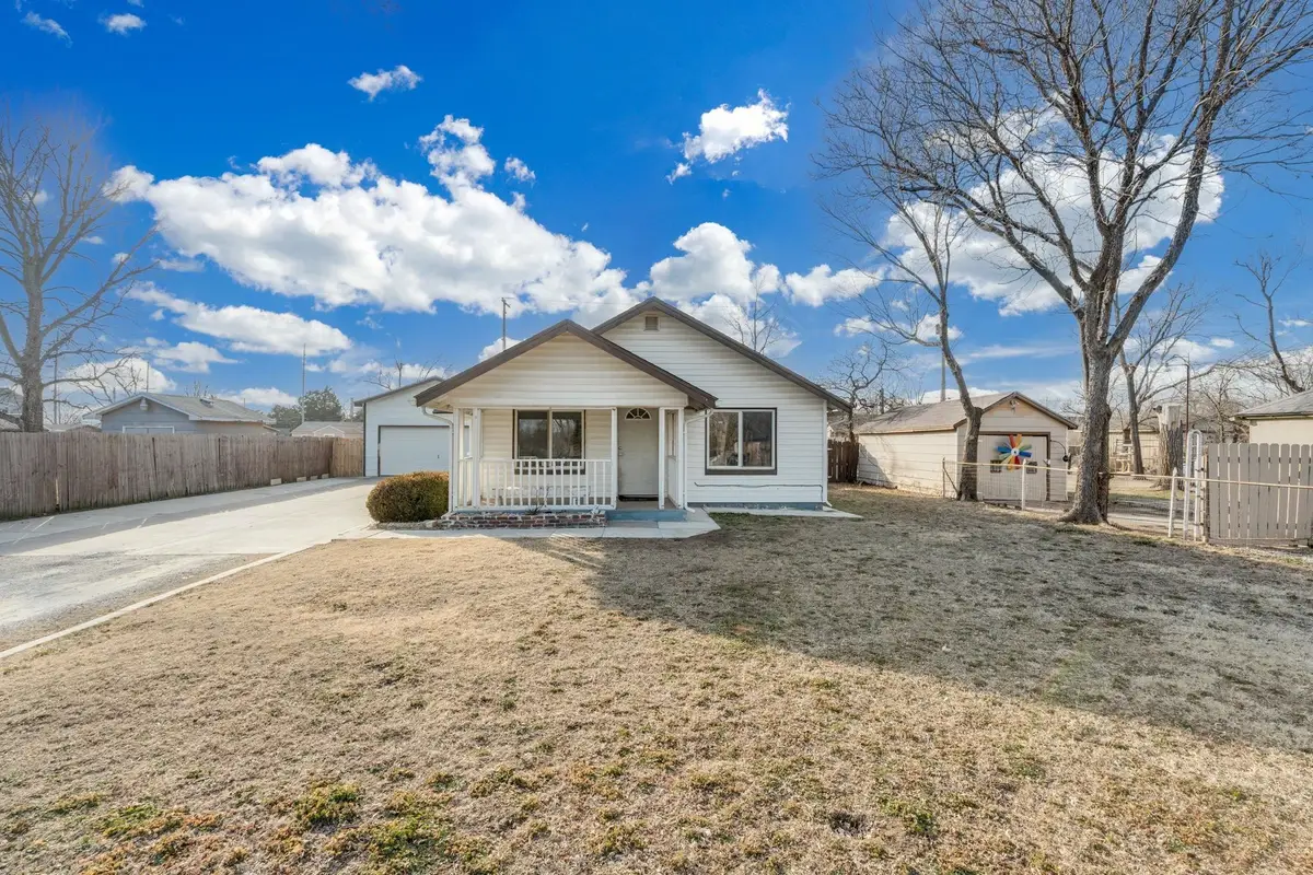 327 N Elder St, Wichita, KS 67212 - #1