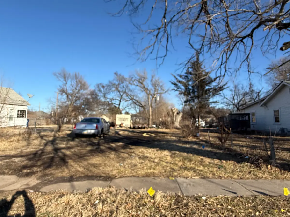 1238 N Ash St, Wichita, KS 67214 - #1