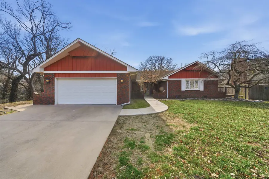 1213 E Brook Forest Ct, Derby, KS 67037 - #2