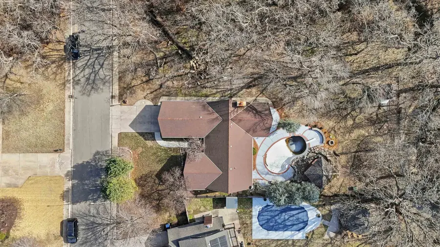 1213 E Brook Forest Ct, Derby, KS 67037 - #3