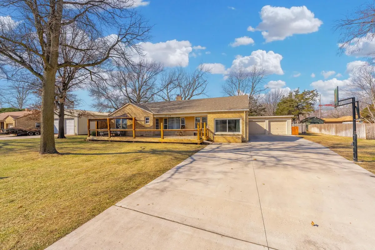 2719 N Athenian Ave, Wichita, KS 67204 - #1