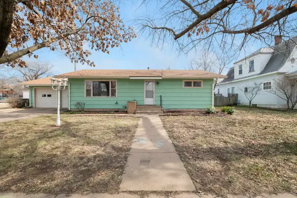 120 S Plum St, Pretty Prairie, KS 67570