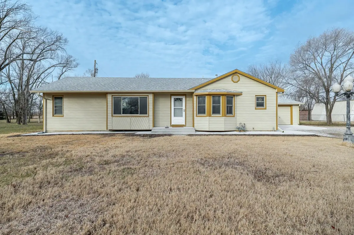 655 S Mccandless Rd, Andover, KS 67002 - #1