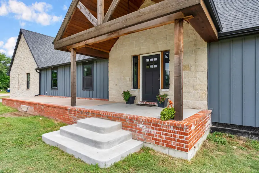 6330 SE 84th St, Newton, KS 67114 - #3