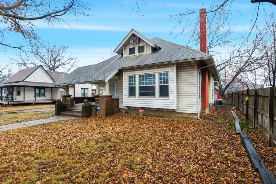 408 Emery St, Mulvane, KS 67110 - #3