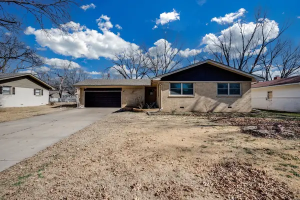 720 N Crestline St, Wichita, KS 67212