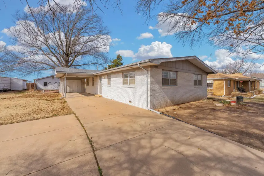 1912 Walnut St, Harper, KS 67058 - #2