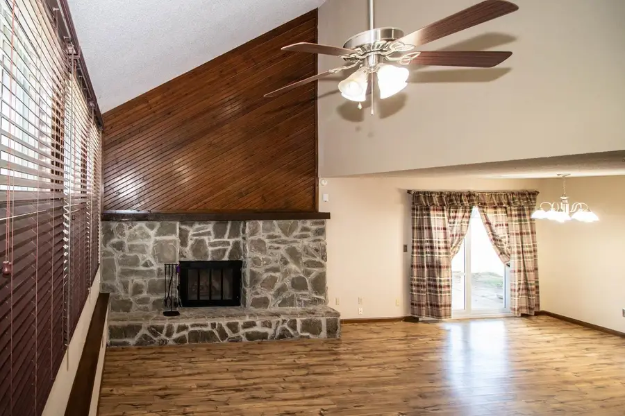 1111 E Redwood Rd, Derby, KS 67037 - #3