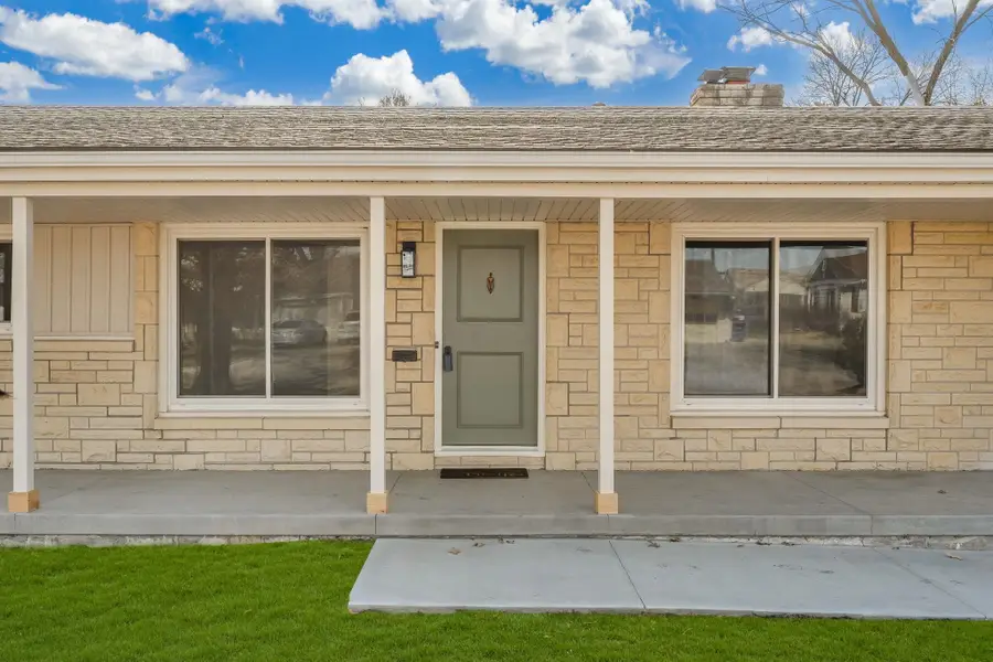 537 N Oakwood Dr, Wichita, KS 67208 - #2