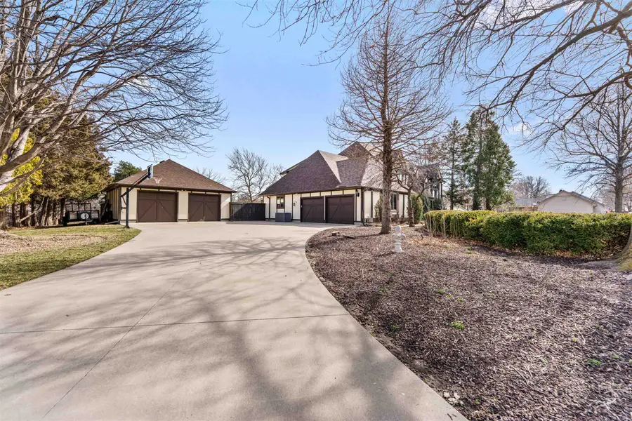 1436 N High Dr, McPherson, KS 67460 - #3