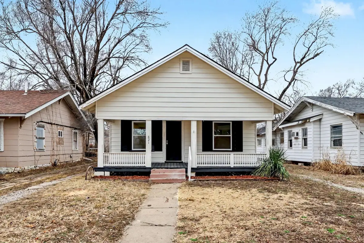 821 N Taylor St, El Dorado, KS 67042 - #1