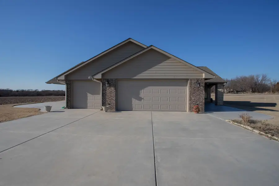 13181 75th Rd, Winfield, KS 67156 - #2