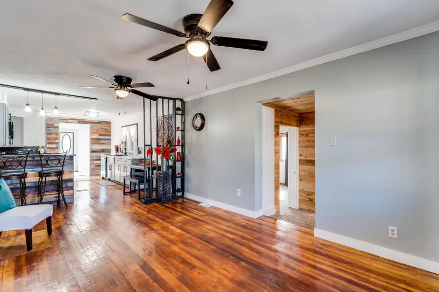 1418 N Monroe St, Hutchinson, KS 67501 - #3