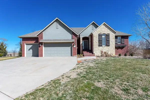 13716 E Mainsgate St, Wichita, KS 67228