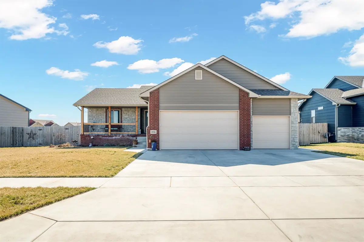 2516 Spring Meadows Ct, Derby, KS 67037 - #1