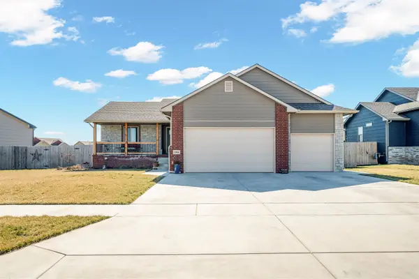 2516 Spring Meadows Ct, Derby, KS 67037