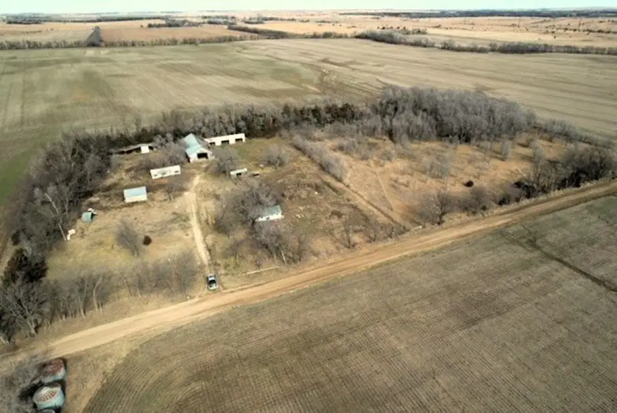 2053 Frontier Rd, Bennington, KS 67422 - #2
