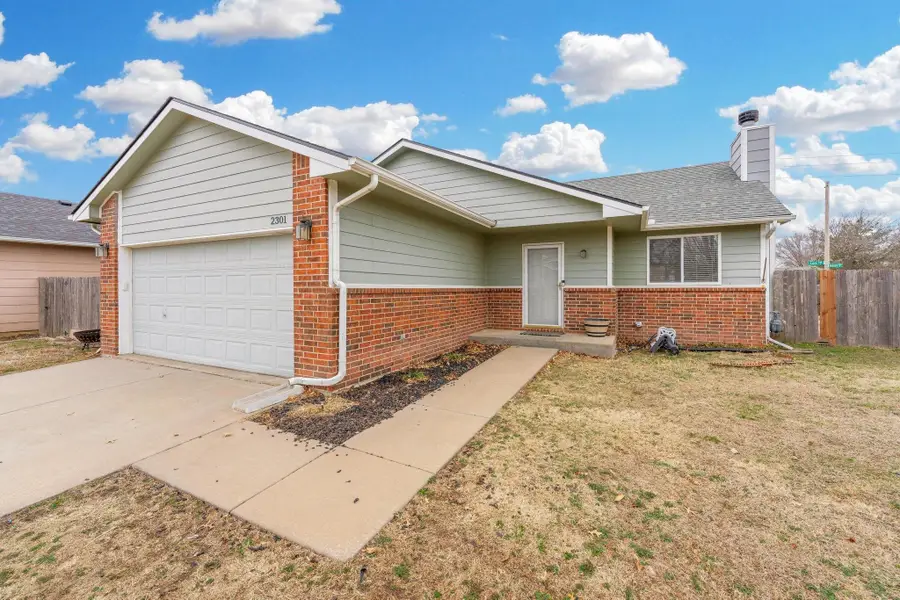 2301 S Westgate St, Wichita, KS 67209 - #3