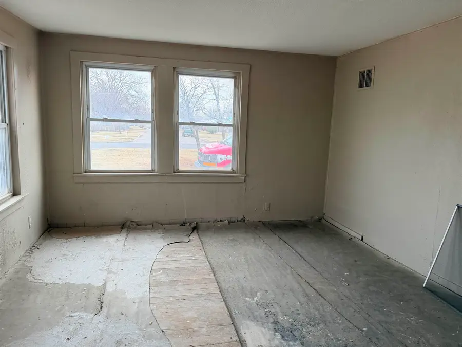 1951 S Everett St, Wichita, KS 67213 - #3