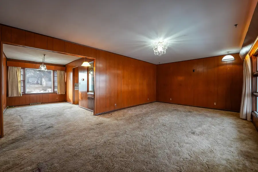 111 S Jefferson St, Eureka, KS 67045 - #3