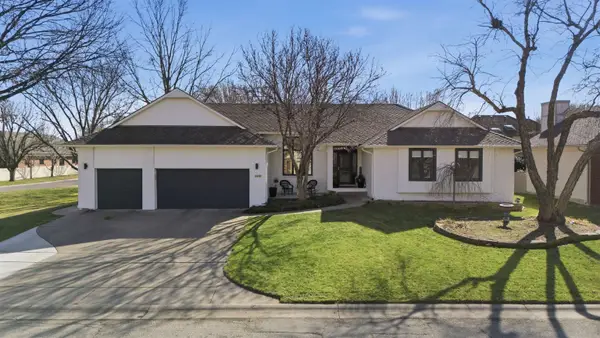 2215 N Tee Time Ct, Wichita, KS 67205