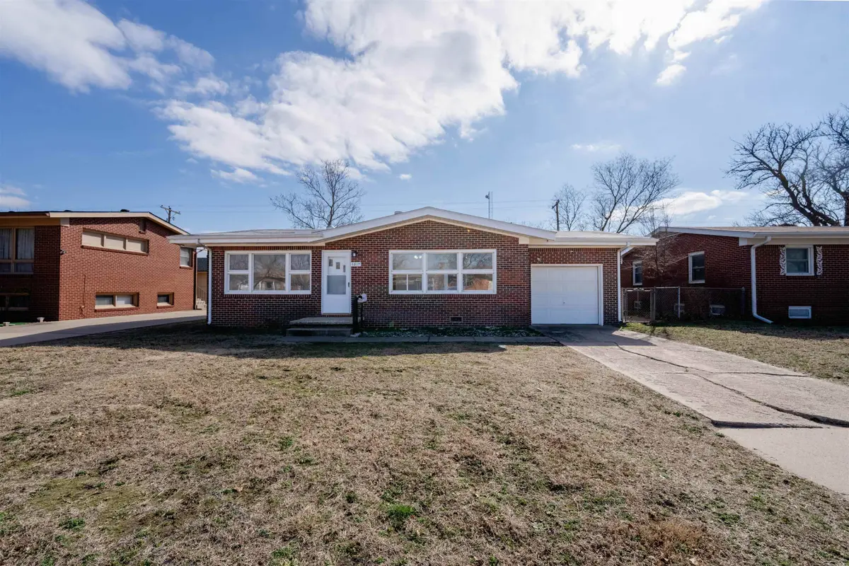 1217 E Fortuna St, Wichita, KS 67216 - #1