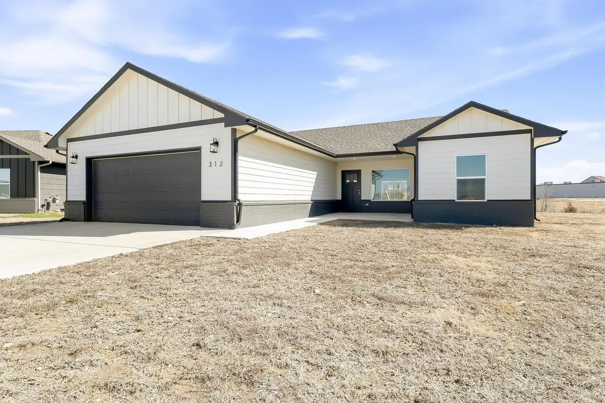 312 Deer Run Ave, El Dorado, KS 67042 - #1