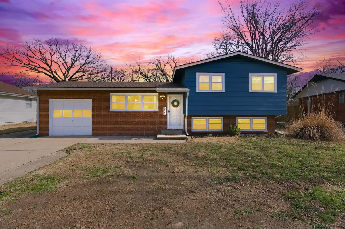 452 S Spring Creek Dr, Derby, KS 67037-1334 - #1