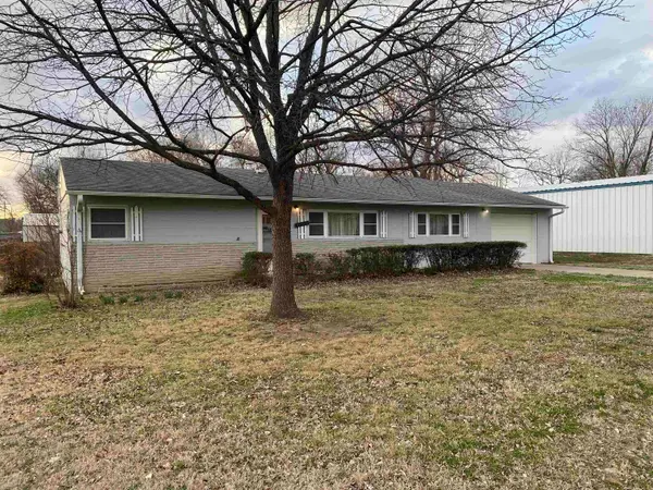 305 S Montgomery St, Sedan, KS 67361