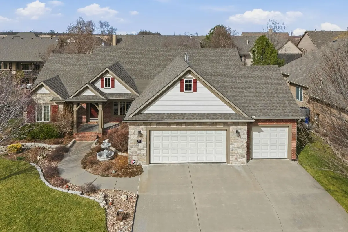 2533 N Loch Lomond Ct, Wichita, KS 67228 - #1
