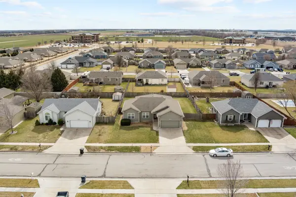 656 Joanie Ln, Salina, KS 67401