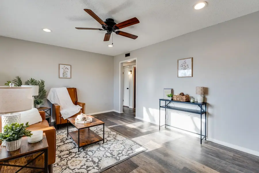 103 E Eric Dr, Walton, KS 67151-8827 - #3