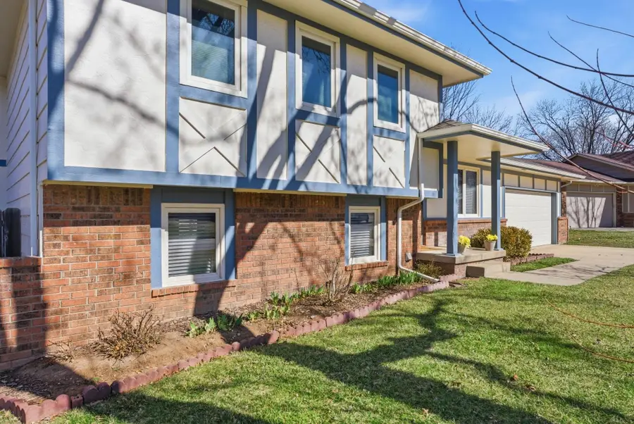 1722 Overlook Dr., Derby, KS 67037 - #3