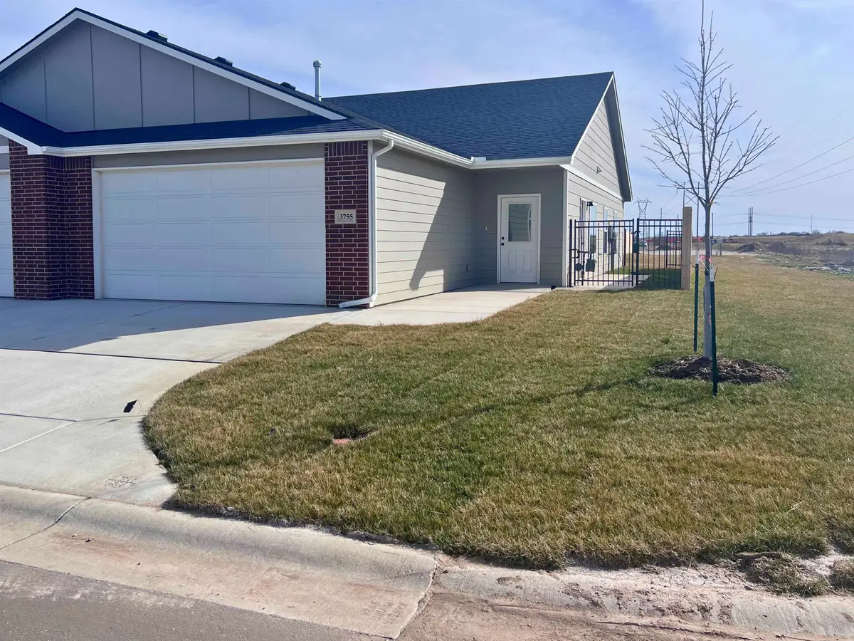 3755 S Bluelake Ct, Wichita, KS 67215 - #1