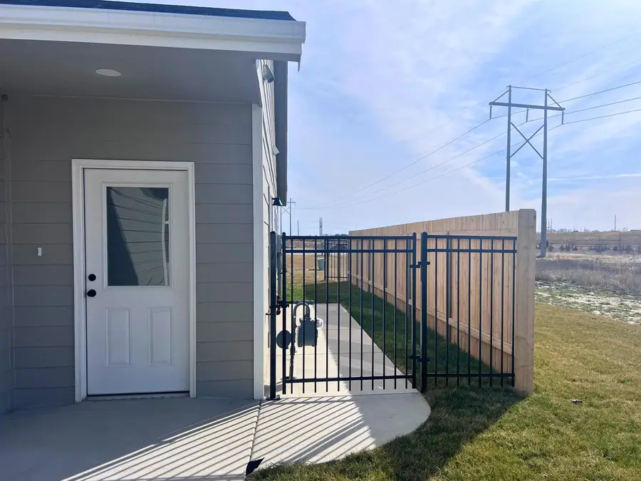 3755 S Bluelake Ct, Wichita, KS 67215 - #2